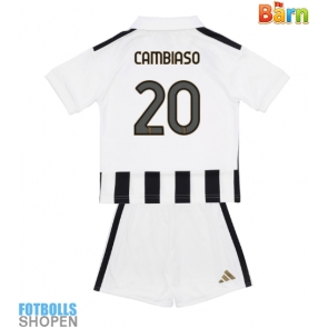 Billiga Juventus Andrea Cambiaso #20 Hemmatröja Barn 2026-27 Kortärmad (+ Korta byxor)
